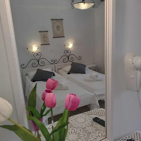 Hotel apartamentowy Hlias - Chora 4*