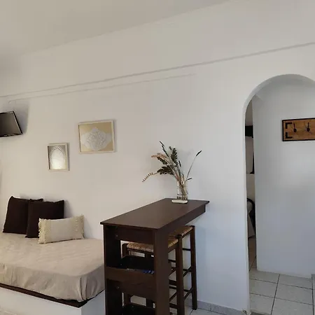 Apart Otel Hlias - Chora 4*